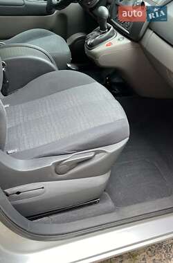 Минивэн Renault Megane Scenic 2006 в 