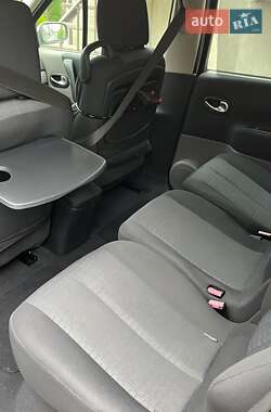 Минивэн Renault Megane Scenic 2006 в 