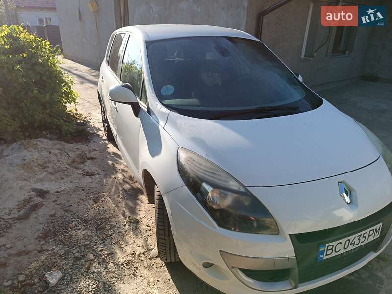 Минивэн Renault Megane Scenic 2011 в Новояворовске