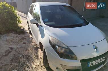 Минивэн Renault Megane Scenic 2011 в 