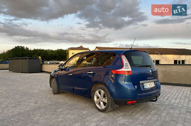 Минивэн Renault Megane Scenic 2011 в 