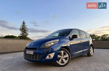 Минивэн Renault Megane Scenic 2011 в 