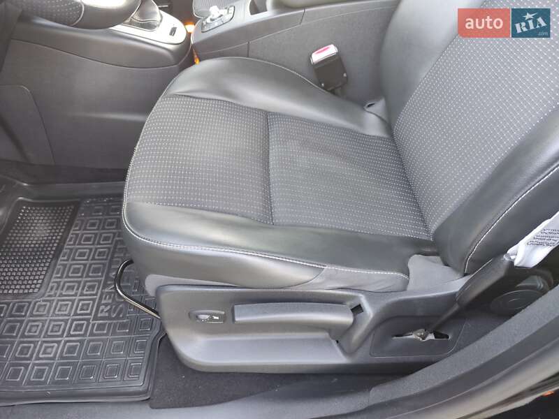 Минивэн Renault Megane Scenic 2013 в Дубно фото 43 Минивэн Renault Megane Scenic 2013 в Дубно