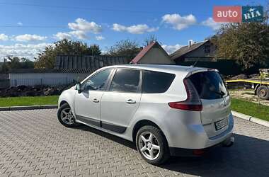 Минивэн Renault Megane Scenic 2010 в Шумске