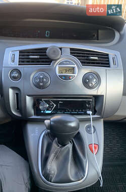 Минивэн Renault Megane Scenic 2005 в 