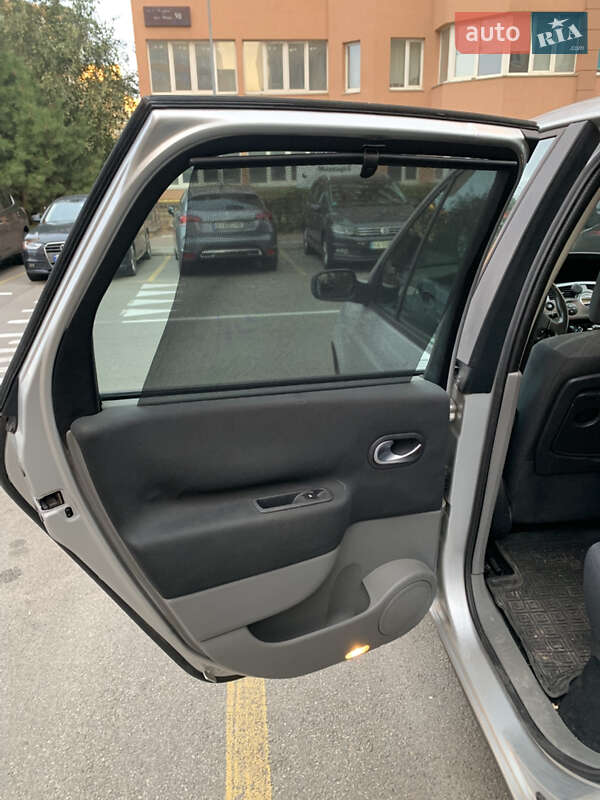 Минивэн Renault Megane Scenic 2005 в Киеве