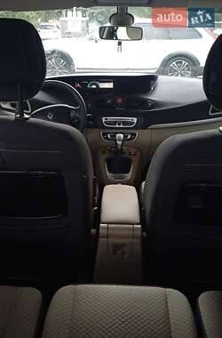 Мінівен Renault Megane Scenic 2011 в 