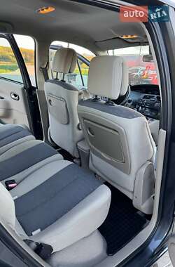 Минивэн Renault Megane Scenic 2006 в 