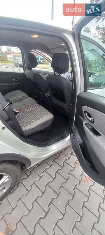 Мінівен Renault Megane Scenic 2011 в Чернівцях