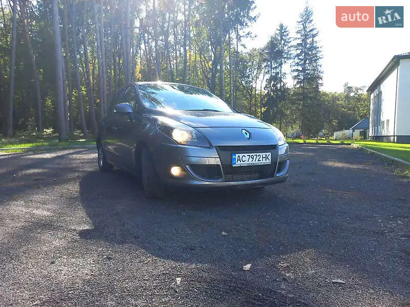 Минивэн Renault Megane Scenic 2010 в Киверцах