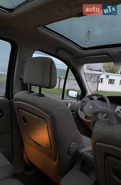Минивэн Renault Megane Scenic 2004 в 