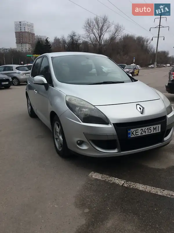 Renault Megane Scenic 2011