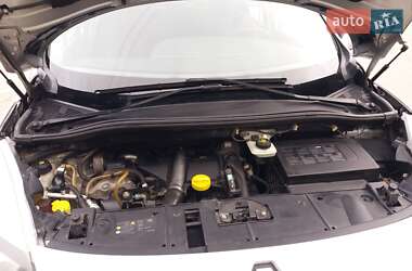 Минивэн Renault Megane Scenic 2011 в 