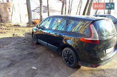 Минивэн Renault Megane Scenic 2010 в 