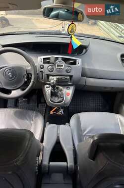 Минивэн Renault Megane Scenic 2004 в Коростене