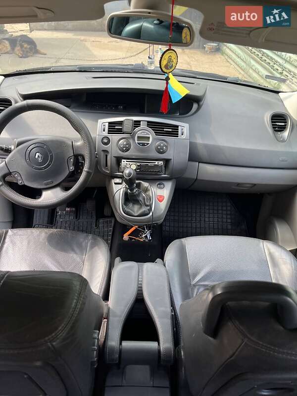 Минивэн Renault Megane Scenic 2004 в Коростене