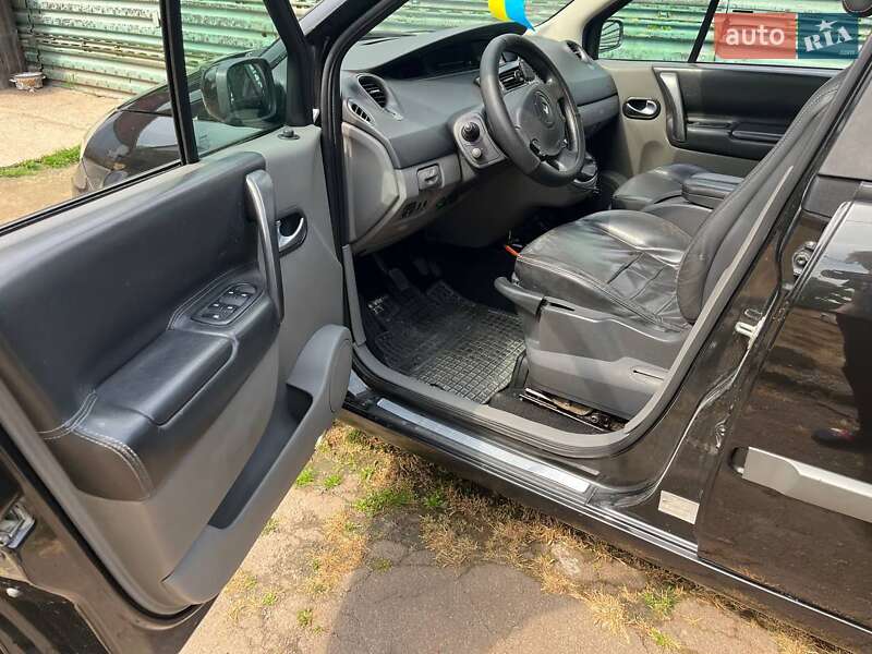 Минивэн Renault Megane Scenic 2004 в Коростене