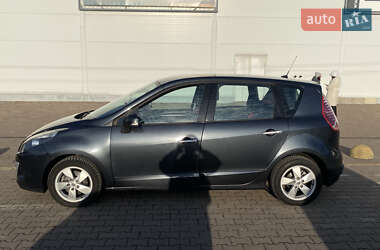 Минивэн Renault Megane Scenic 2010 в 