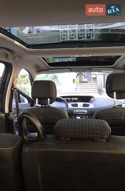 Минивэн Renault Megane Scenic 2009 в 