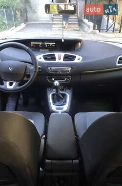 Минивэн Renault Megane Scenic 2009 в 
