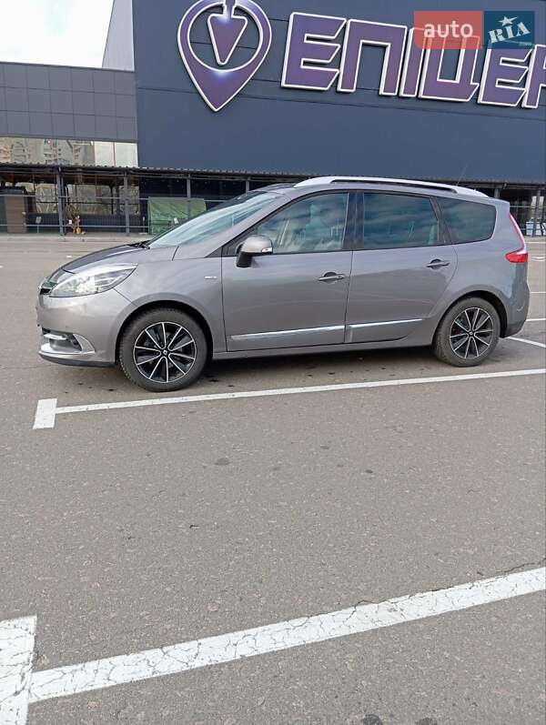 Минивэн Renault Megane Scenic 2013 в Вышгороде