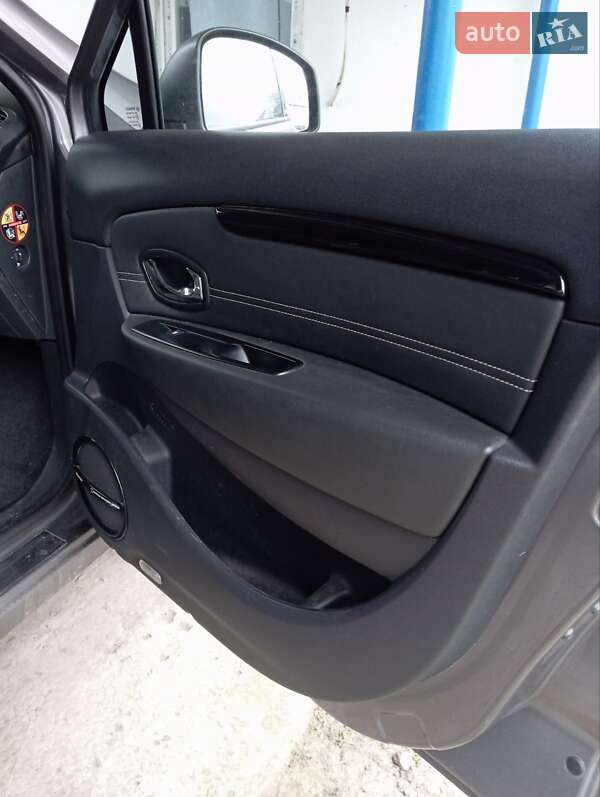 Минивэн Renault Megane Scenic 2013 в Вышгороде