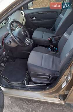 Минивэн Renault Megane Scenic 2013 в 