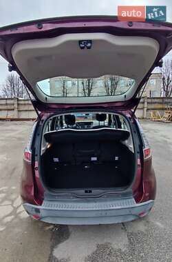 Минивэн Renault Megane Scenic 2012 в 