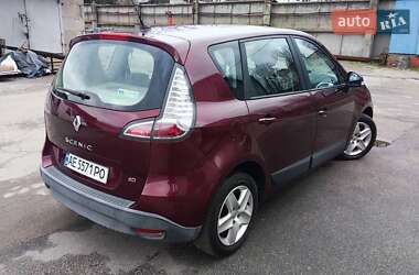 Минивэн Renault Megane Scenic 2012 в 