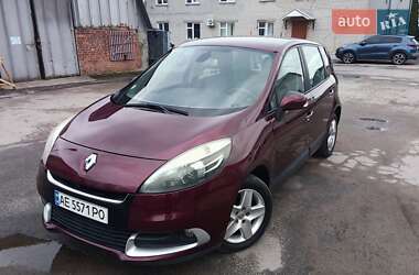 Минивэн Renault Megane Scenic 2012 в 