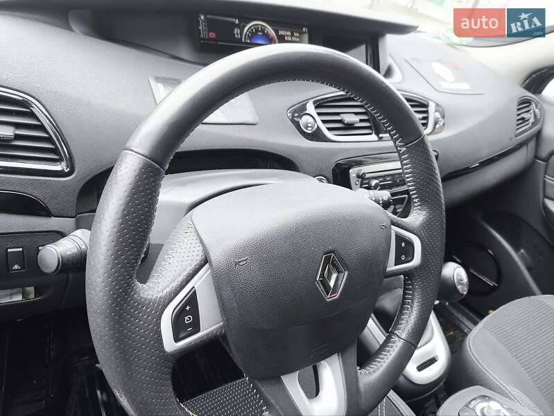 Минивэн Renault Megane Scenic 2012 в Ивано-Франковске
