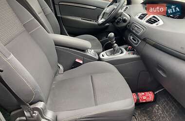 Минивэн Renault Megane Scenic 2010 в 