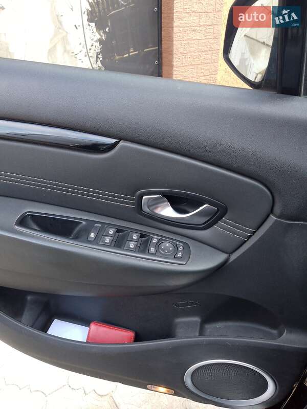 Минивэн Renault Megane Scenic 2011 в Новой Одессе