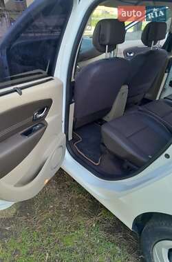 Минивэн Renault Megane Scenic 2012 в 