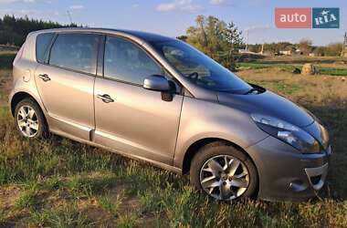 Мінівен Renault Megane Scenic 2011 в 