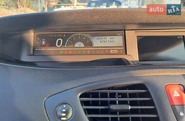 Мінівен Renault Megane Scenic 2011 в 