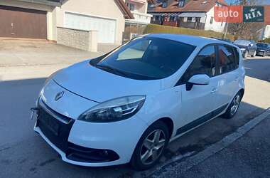 Минивэн Renault Megane Scenic 2012 в 