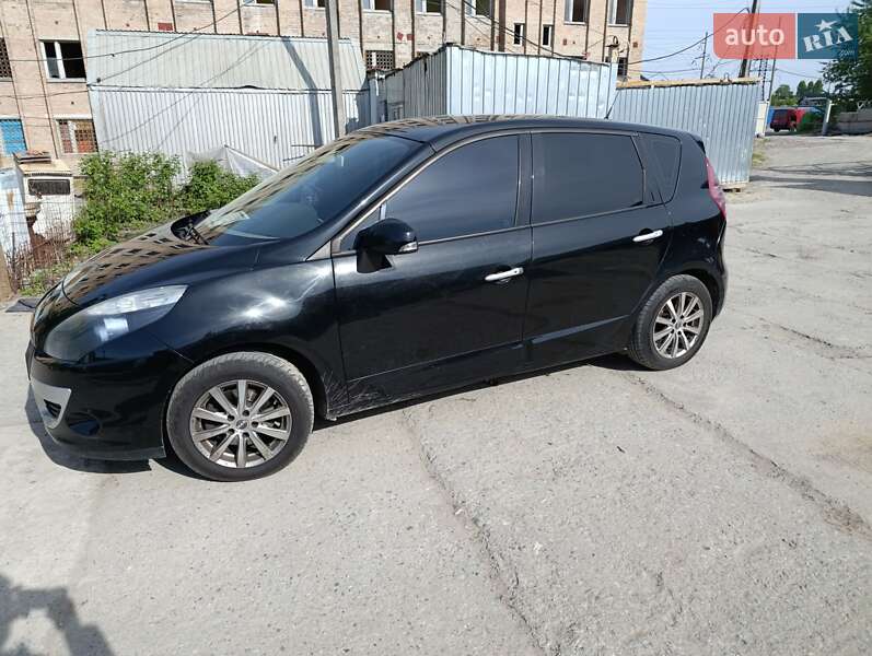 Renault Megane Scenic 2011