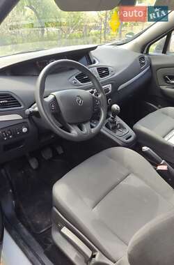 Минивэн Renault Megane Scenic 2012 в 