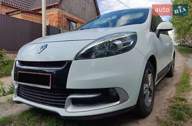 Минивэн Renault Megane Scenic 2012 в 