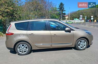 Минивэн Renault Megane Scenic 2014 в 