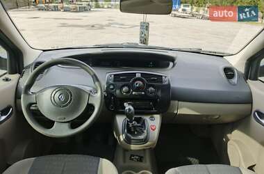 Минивэн Renault Megane Scenic 2005 в 