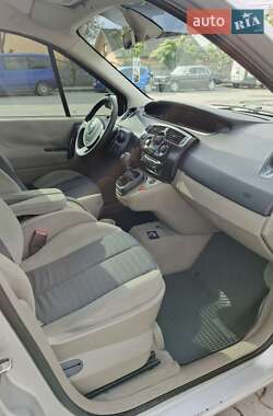 Минивэн Renault Megane Scenic 2005 в 