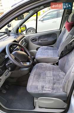 Минивэн Renault Megane Scenic 2000 в 