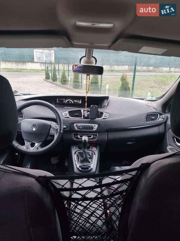 Минивэн Renault Megane Scenic 2014 в Надворной