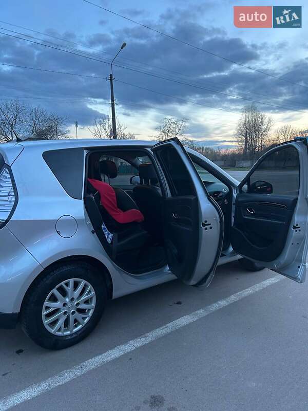 Мінівен Renault Megane Scenic 2014 в Ніжині