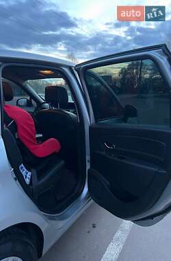 Мінівен Renault Megane Scenic 2014 в 