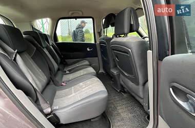 Минивэн Renault Megane Scenic 2005 в 