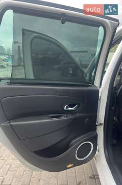 Минивэн Renault Megane Scenic 2010 в 