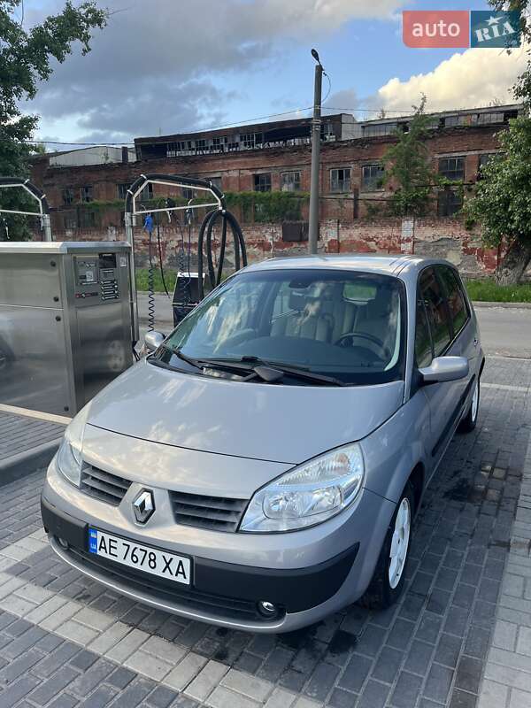 Минивэн Renault Megane Scenic 2005 в 